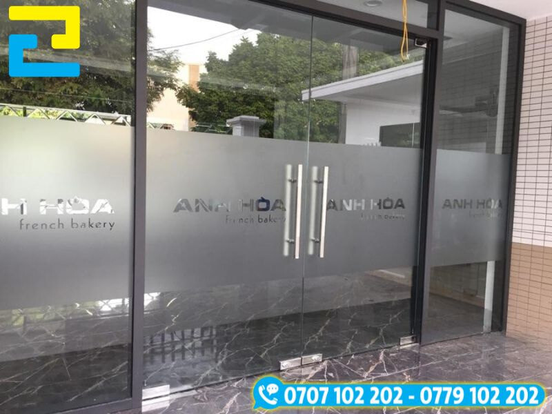 In Decal mờ dán kính Đài Loan trang trí văn phòng