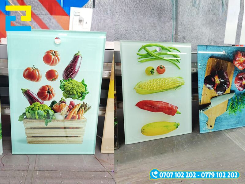 Tranh kính treo tường đẹp mắt