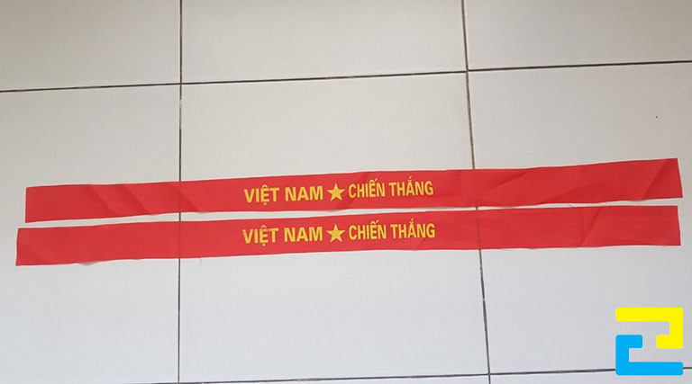 Băng rôn đeo đầu cổ vũ