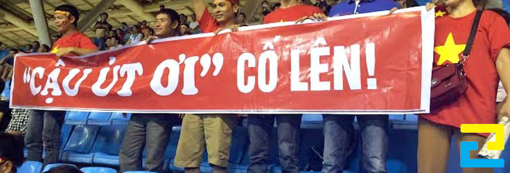 Băng rôn cỗ vũ khổ lớn