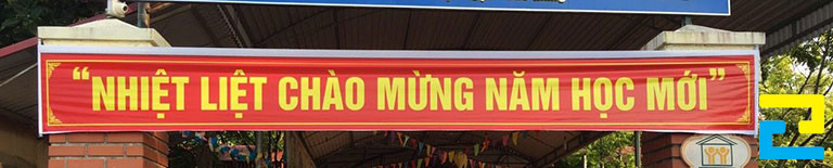 Băng rôn nhiệt liệt chào mừng năm học mới