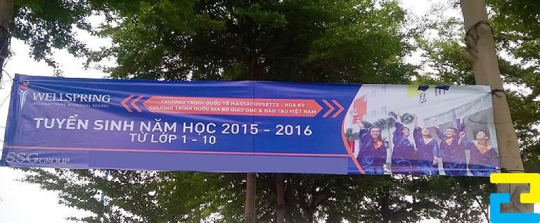 In băng rôn tuyển sinh