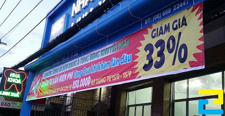 In băng rôn khuyến mãi