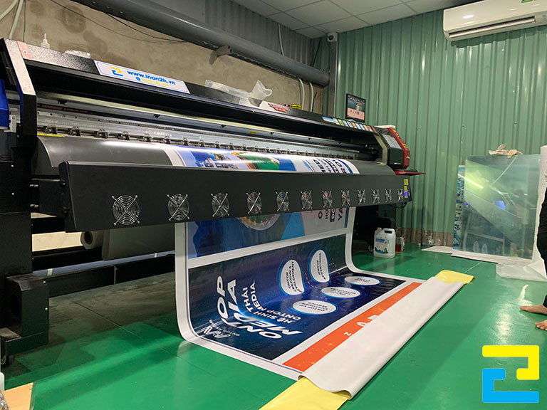 Máy in khổ lớn tại xưởng In Ấn Quảng Cáo 2H