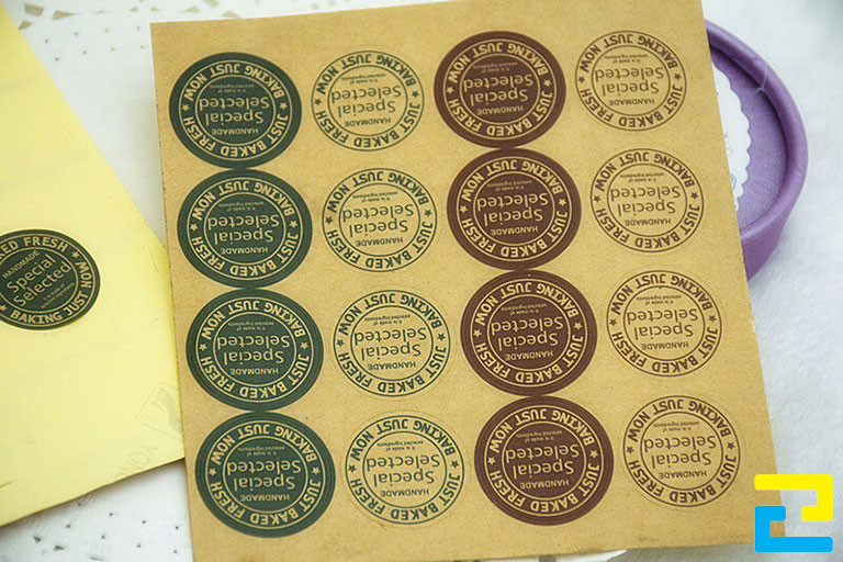 Decal giấy có giá thành khá rẻ