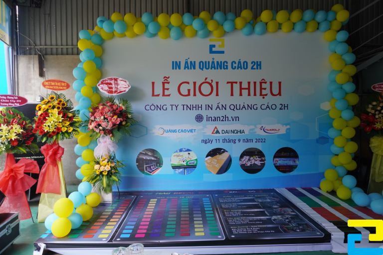 Backdrop là một ấn phẩm dùng làm phông nền sân khấu, phông nền khu vực check-in