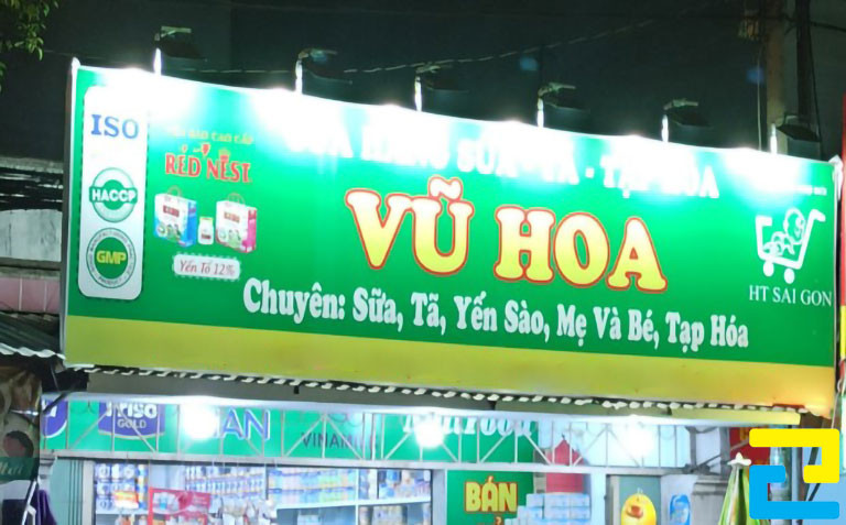 In biển hiệu quảng cáo cửa hàng tạp hóa Vũ Hoa