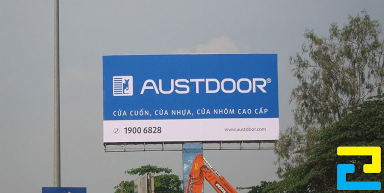 In pano quảng cáo cửa