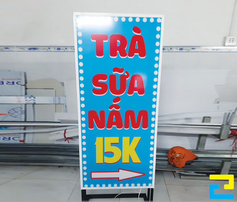 In bảng hiệu đứng cho quán trà sữa