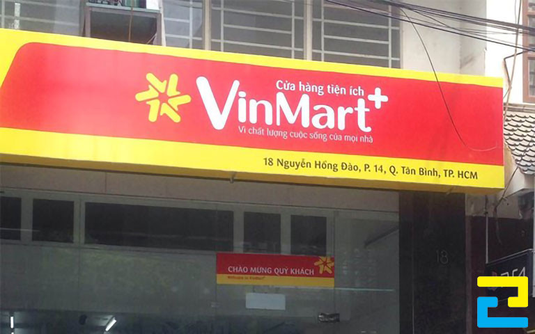 In bảng hiệu cho cửa hàng WinMart