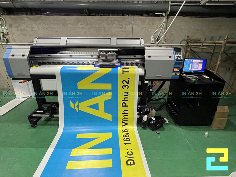 Máy in UV khổ lớn tại xưởng In Ấn Quảng Cáo 2H