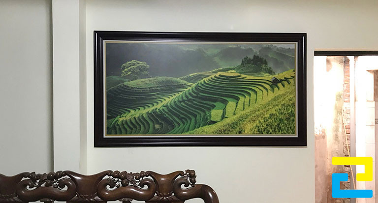 Sản phẩm tranh treo tường khổ lớn được in bằng mực nước sẽ có màu sắc rất tươi tắn và rực rỡ