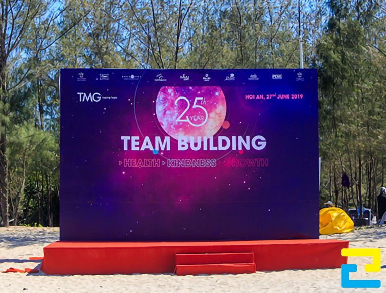 Quy trình đặt in ấn phẩm team building background tại công ty được diễn ra bài bản