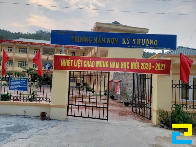 Mẫu băng rôn khẩu hiệu treo trước cổng trường mầm non