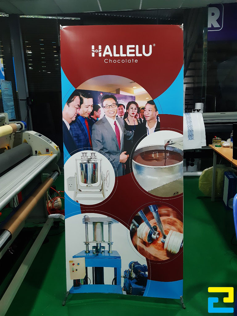 In standee cho sự kiện của Công Ty TNHH Sô Cô La Hallelu