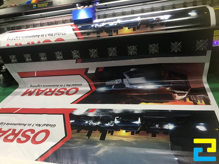 In banner khổ lớn cho cửa hàng bán xe hơi tại phường 3, Phú Nhuận