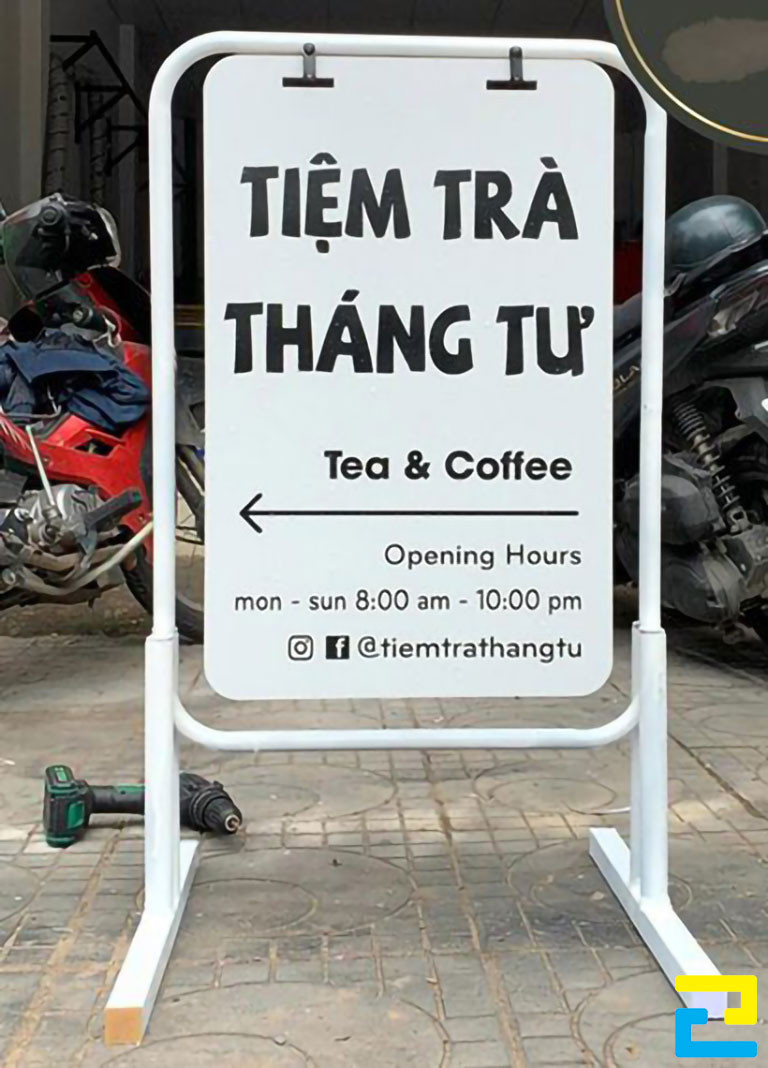 In biển hiệu quảng cáo đứng tiệm trà tháng tư