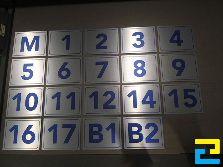 Nếu quý khách đặt in trên kim loại với số lượng lớn, công ty sẽ chiết khấu giảm giá trị đơn hàng cho quý khách