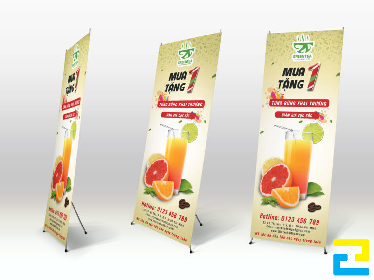 Mẫu 5: Standy khai trương quán nước được thiết kế với hình ảnh ly nước cam đẹp mắt, tông màu trắng - nâu nhạt, kiểu chữ đơn giản