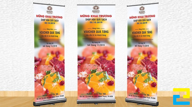 Quý khách có thể lựa chọn những thông điệp trên standee như: Tưng bừng khai trương, mừng khai trương,...
