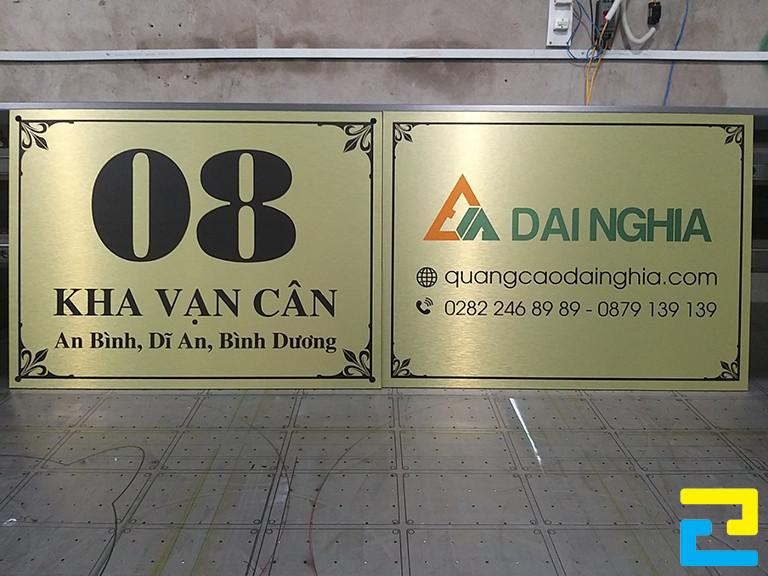 Mẫu 21: Bảng hiệu công ty phong thủy được in trên chất liệu alu đẹp mắt, in một lớp mực, có kích thước 30 x 25cm