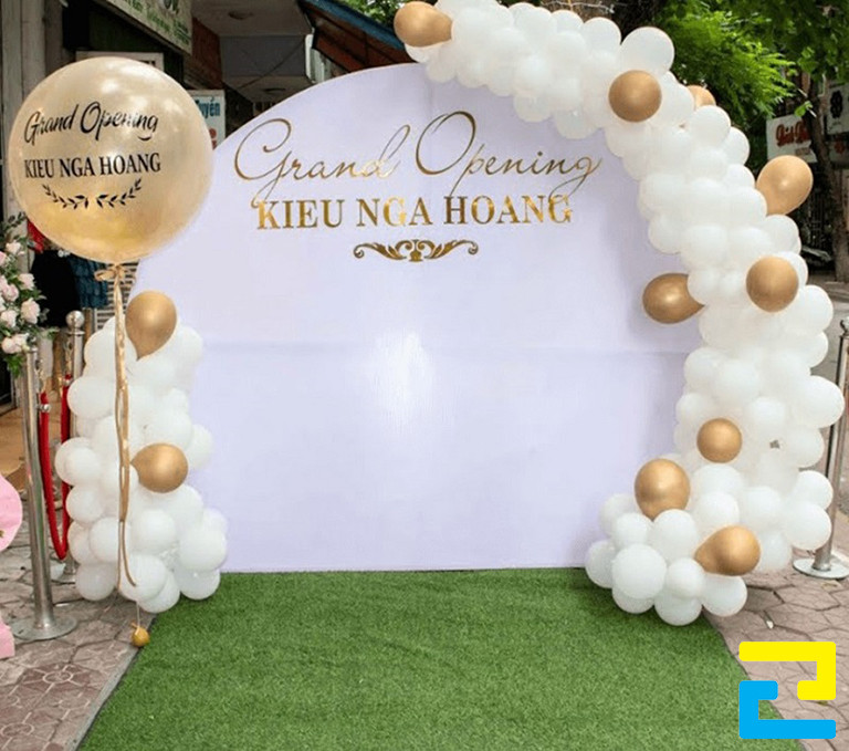 Nếu quý khách đã có sẵn mẫu thiết kế file in backdrop khai trương, thời gian in ấn sẽ được rút ngắn