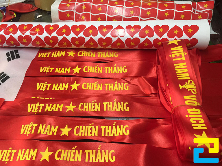 Nhân viên của Công ty sẽ tư vấn tận tình cho quý khách về kích thước, loại máy in bandroll,... phù hợp với nhu cầu và ngân sách in