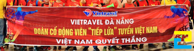 Quý khách nhận mẫu băng rôn bóng đá bằng cách đến xưởng In Ấn Quảng Cáo 2H, hoặc có thể yêu cầu giao hàng tận nơi