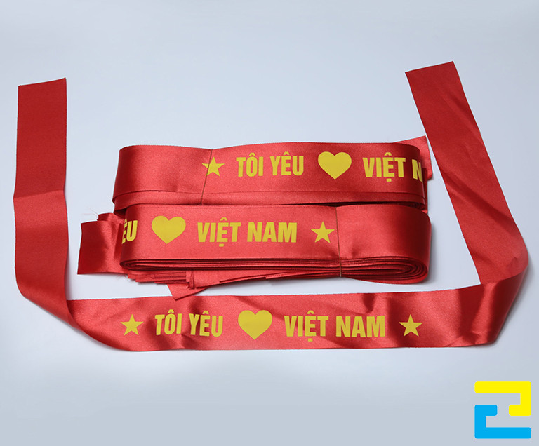 Vải silk được nhiều người ưa chuộng để in băng rôn giao lưu bóng đá khổ nhỏ đeo đầu, hoặc in băng rôn khổ lớn