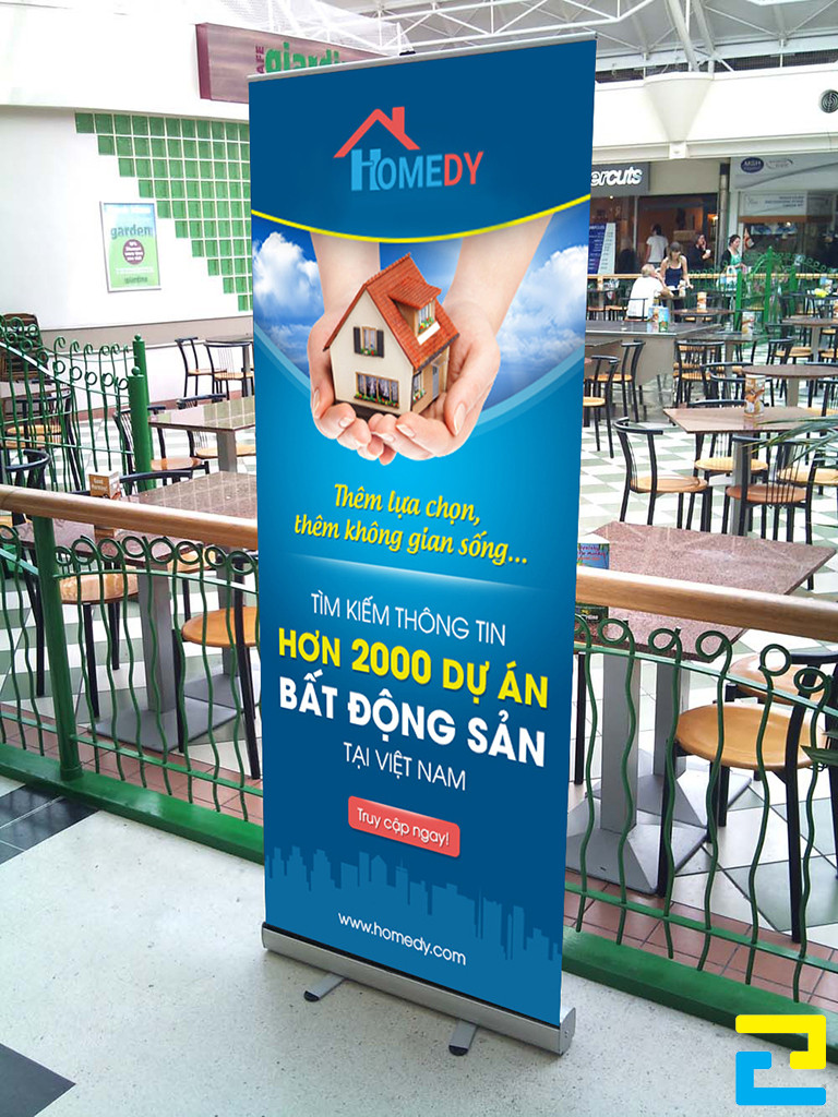 Mẫu 16: Bản in standee bất động sản được thiết kế với kiểu chữ đơn giản, tông màu xanh dương, có hình ảnh minh họa