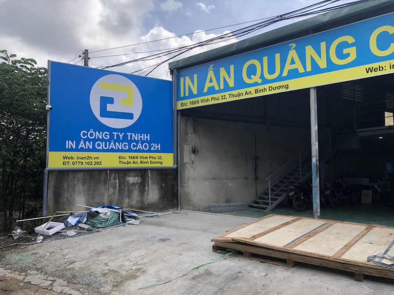 Công Ty In Ấn Quảng Cáo 2H chuyên cung cấp dịch vụ in băng rôn họp lớp đẹp sắc nét, in lấy nhanh chóng