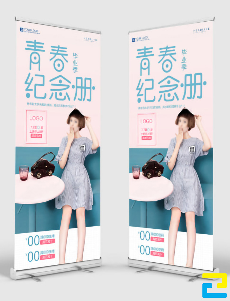 Mẫu 18: Standee được thiết kế với hình ảnh người mẫu quảng cáo thời trang, có tông màu xanh - hồng - trắng, kiểu chữ đơn giản