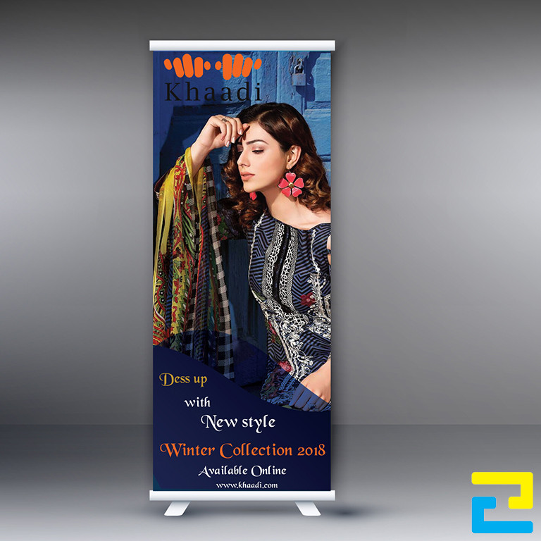 Quý khách đến xưởng In Ấn Quảng Cáo 2H để nhận sản phẩm in standee thời trang của mình, hoặc có thể yêu cầu vận chuyển tận nơi