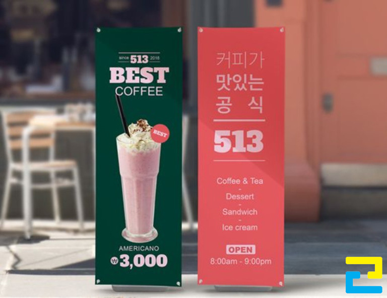 Mẫu 7: Hai mẫu standee được thiết kế với tông màu xanh lá cây đậm - hồng, có nêu rõ tên nước uống, có hình ảnh minh họa ly nước đẹp mắt