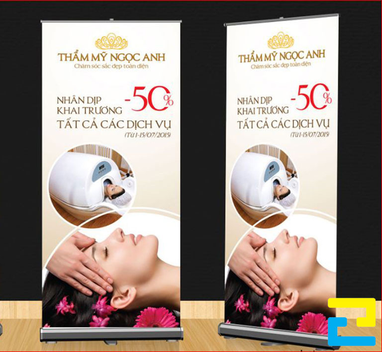 Mẫu 11: Standee có hình ảnh minh họa cho dịch vụ được thiết kế với kích thước lớn nổi bật, có kiểu chữ đơn giản, tông màu nâu nhạt chủ đạo