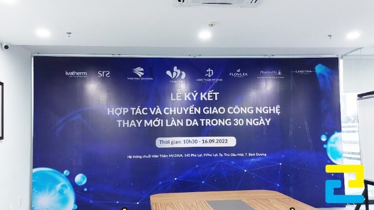 Không nên chọn quá nhiều kiểu chữ trong một phông nền lễ ký kết vì sẽ gây rối mắt, mất cân đối