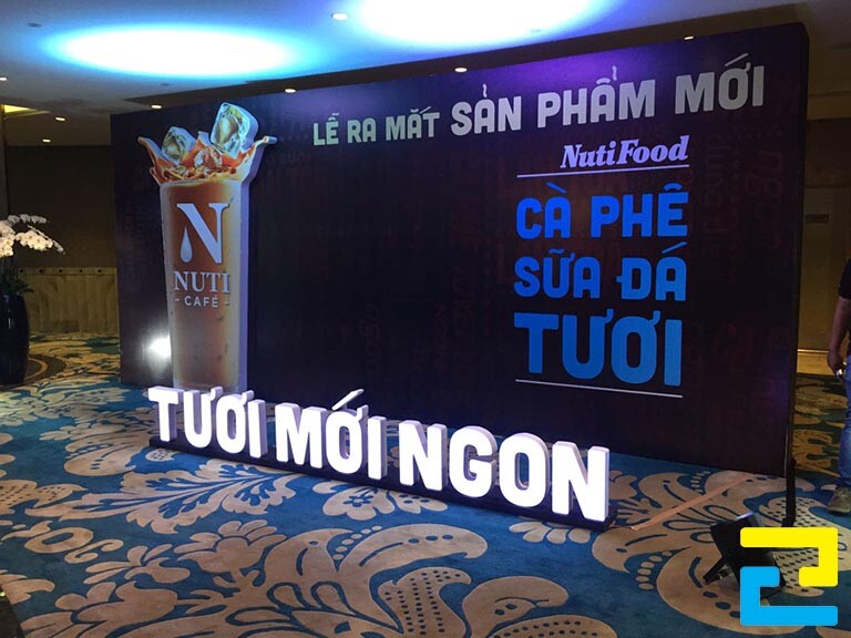 nhận in phông nền lễ ra mắt sản phẩm