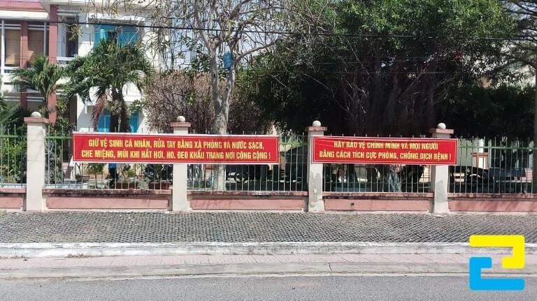 Băng rôn tuyên truyền có khả năng truyền tải thông điệp đến người xem hiệu quả