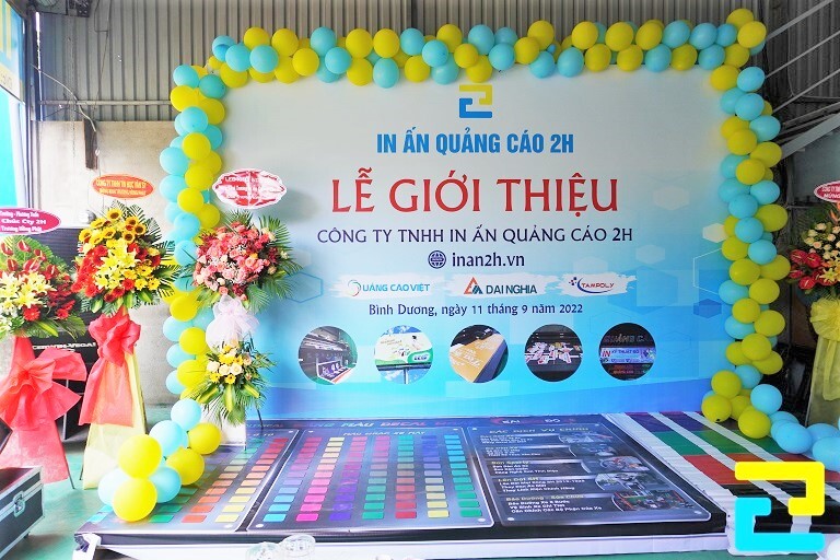 In Ấn Quảng Cáo 2H là xưởng in lớn, có đầy đủ các bộ phận, phòng ban để hỗ trợ khách hàng tạo ra một sản phẩm in chất lượng như mong đợi