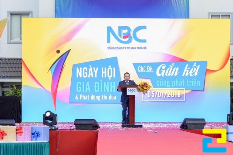 Sử dụng backdrop, background, phông nền sẽ làm sự kiện ngày hội gia đình thêm phần chuyên nghiệp hơn