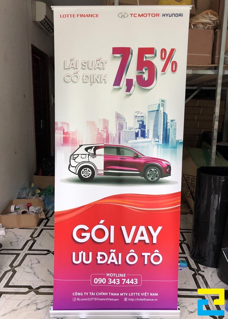 In standee quảng cáo gói vay ưu đãi ô tô