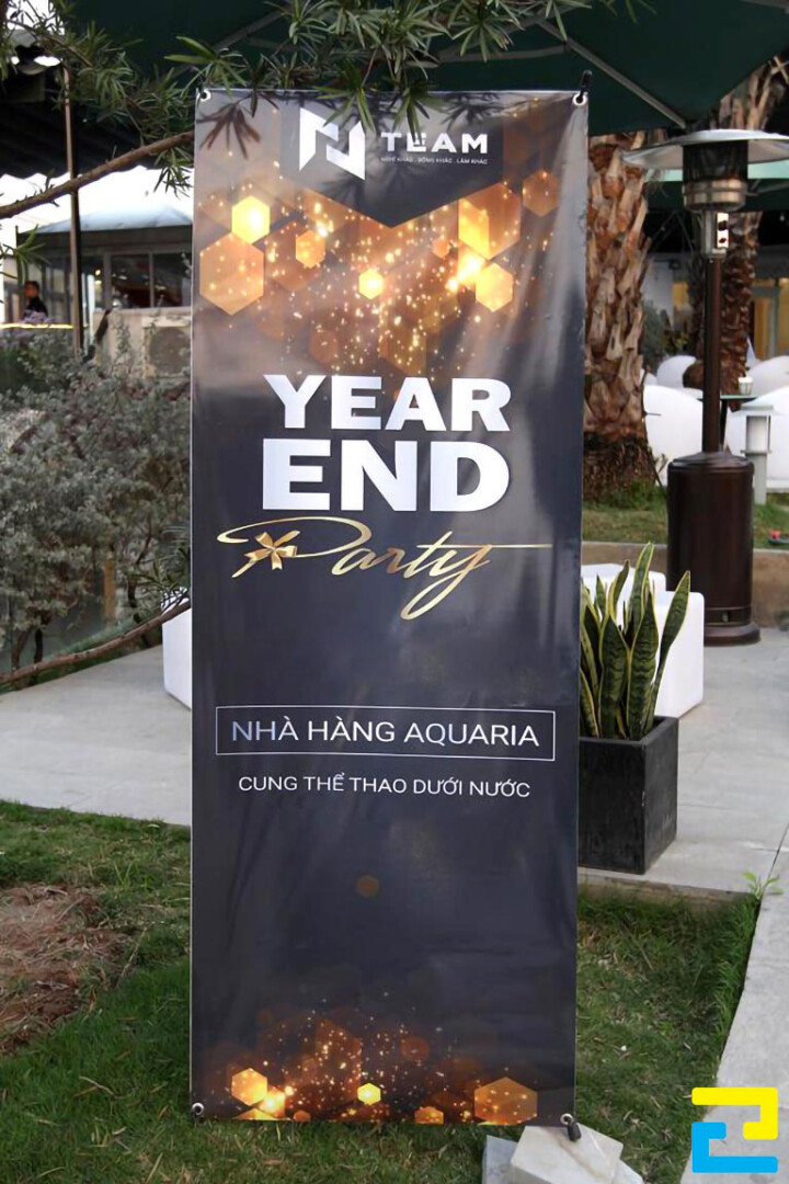 In standee sự kiện Year end party