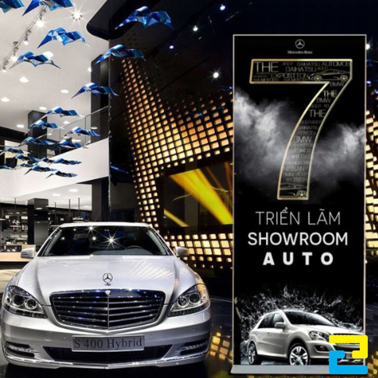 Sử dụng standee ô tô