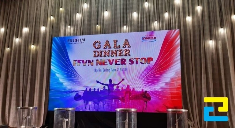 Mẫu backdrop sân khấu sự kiện Gala Dinner FFVN NEVER STOP