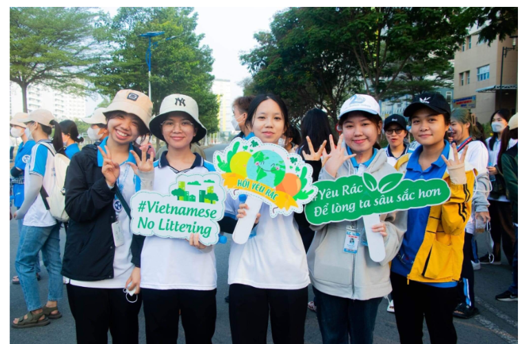 Hình 1: Hashtag cầm tay bảo vệ môi trường