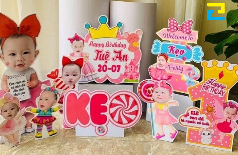 Mẫu 1: Hashtag sinh cầm tay cho bé tone màu hồng