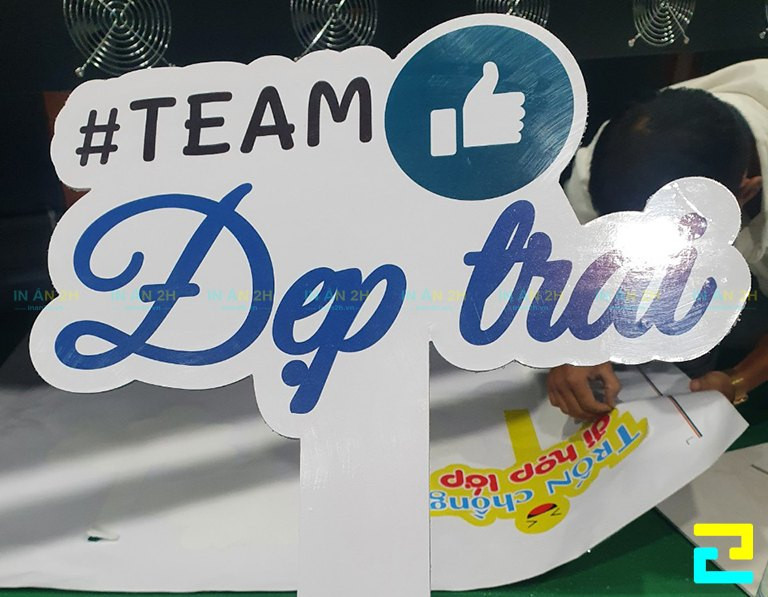 Hashtag Team đẹp Trai.