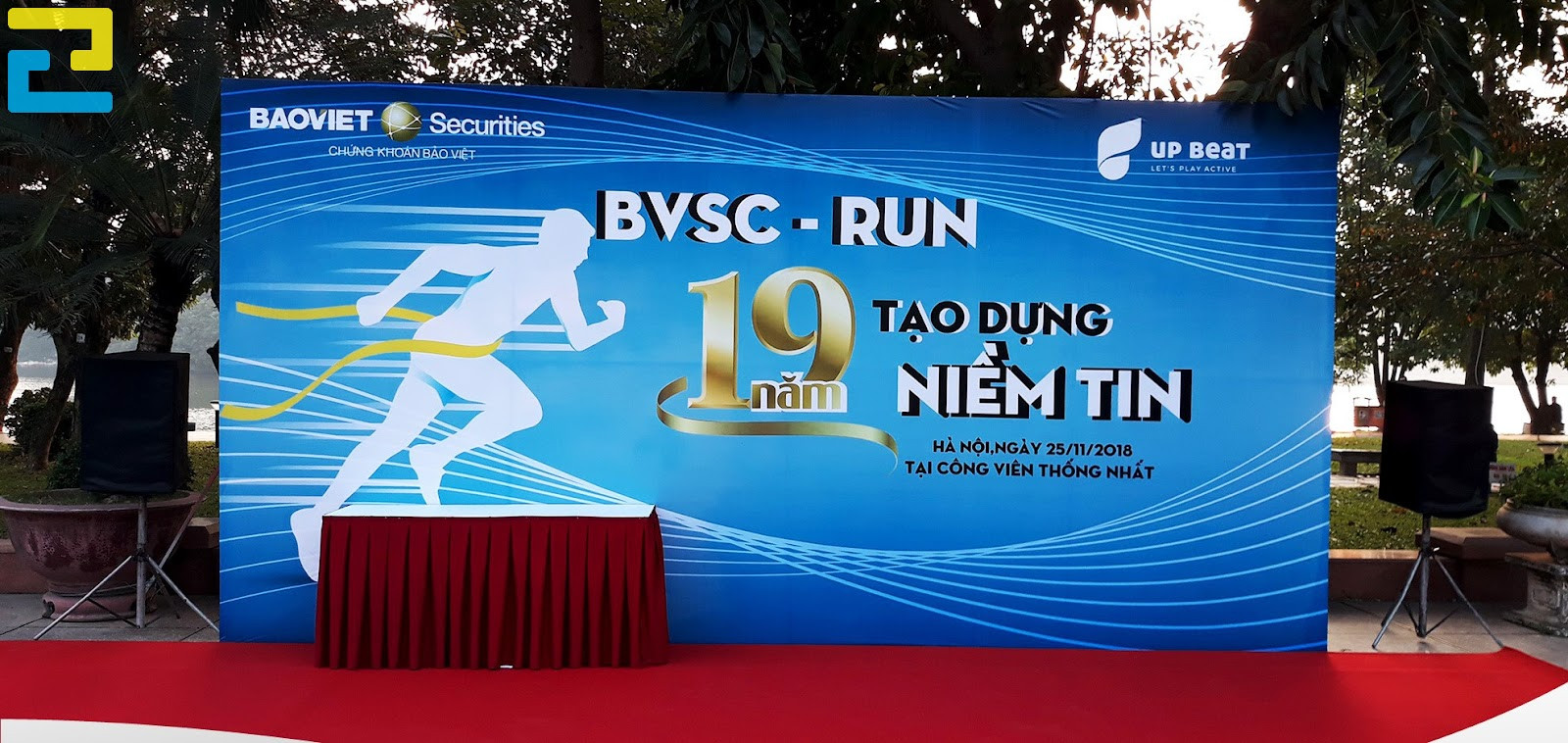 Mẫu Phông Nền Sự Kiện Chạy Ngoài Trời.