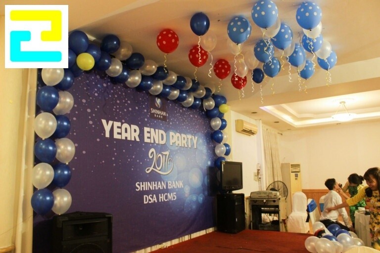 Trang trí sân khấu cho tiệc tất niên công ty