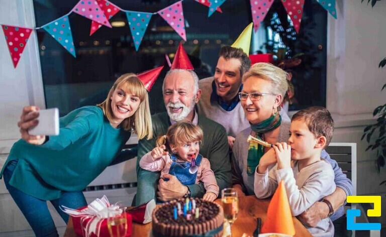Buổi tiệc sinh nhật ấm cúng tại nhà cùng gia đình